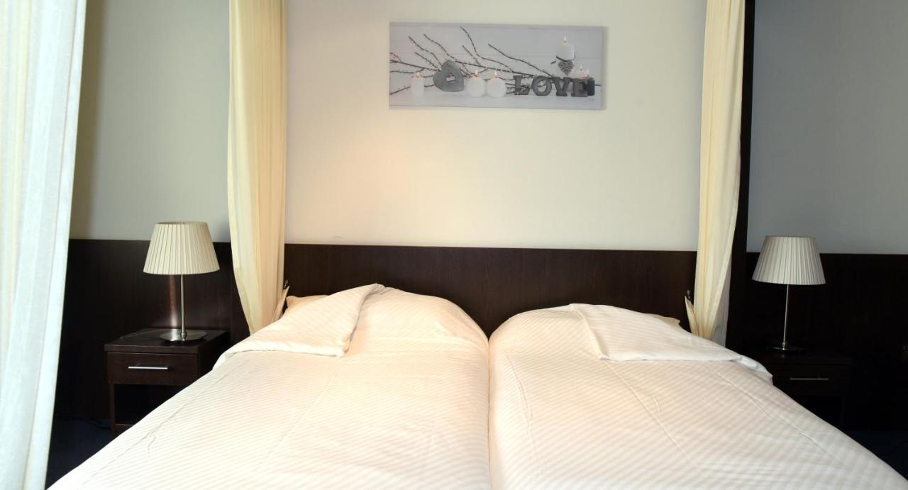 Hotel Schuurman Emlichheim Bagian luar foto